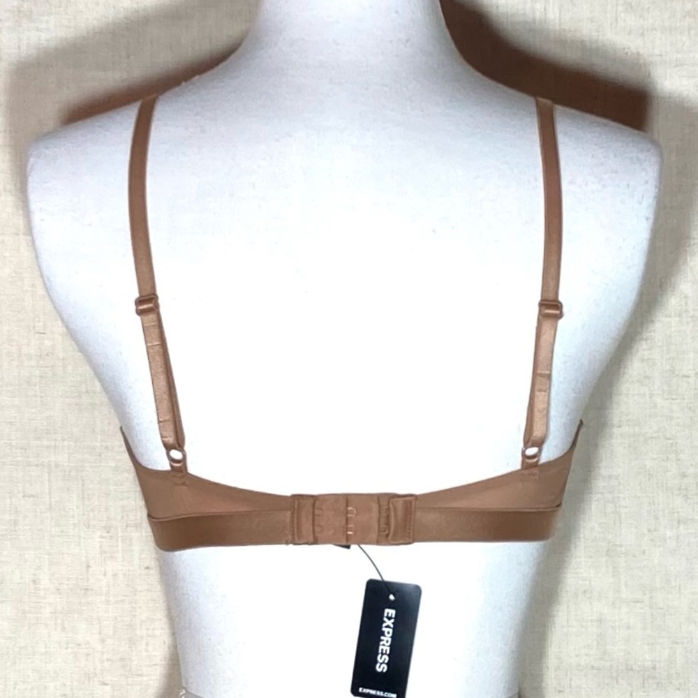 Express Mesh Triangle Bralette - Picture 2 of 6